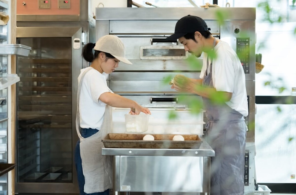 パン屋・洋菓子店・和菓子店・カフェ<br /><br />お客さまのお店を支えるお手伝いをします。<br />小型ベーカリー、大型製パン機械・整備設備なら<br />“製菓機械有限会社ハラタ”までお気軽にお問い合わせください。